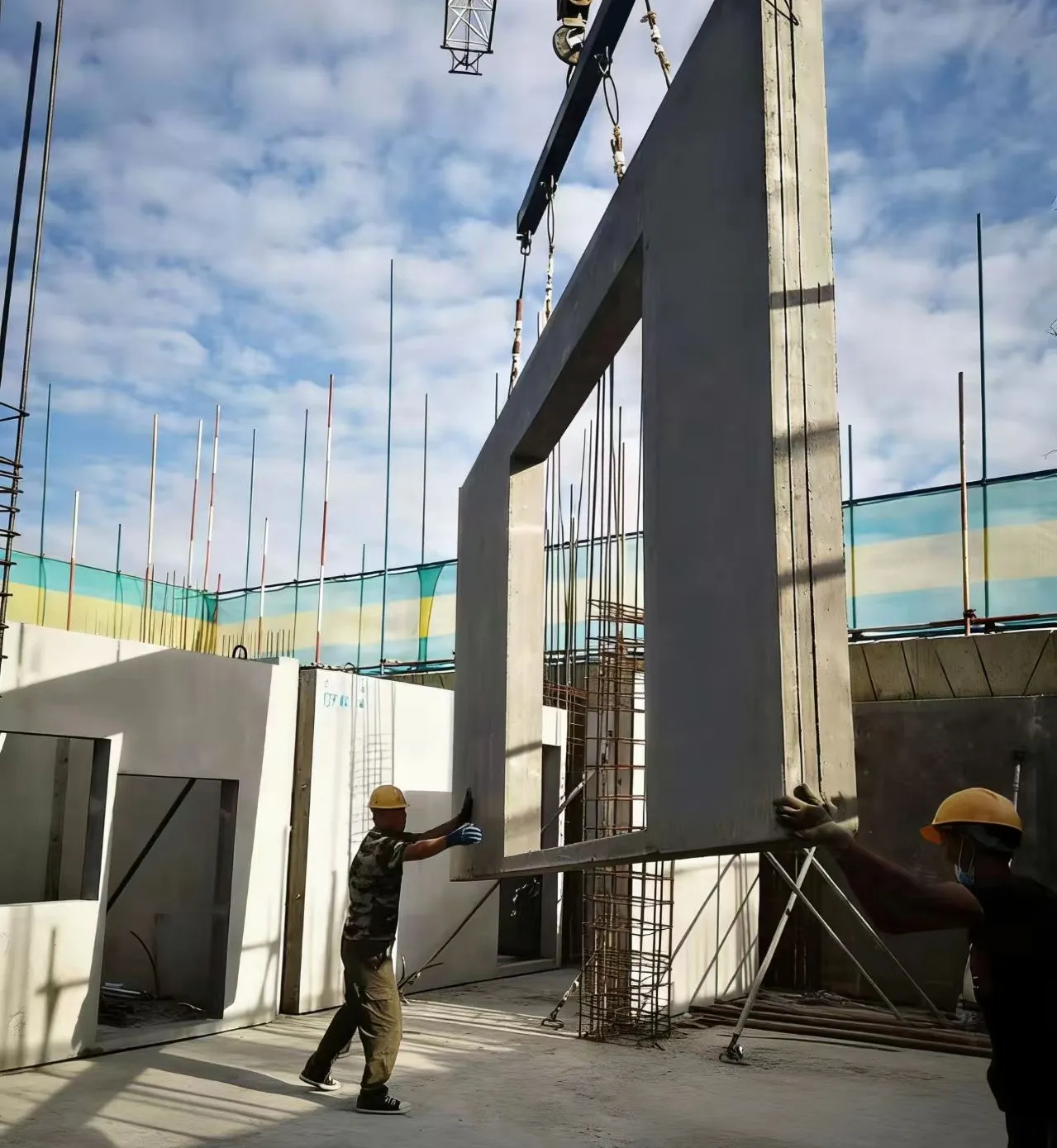 GOGER apartment panel crane lift